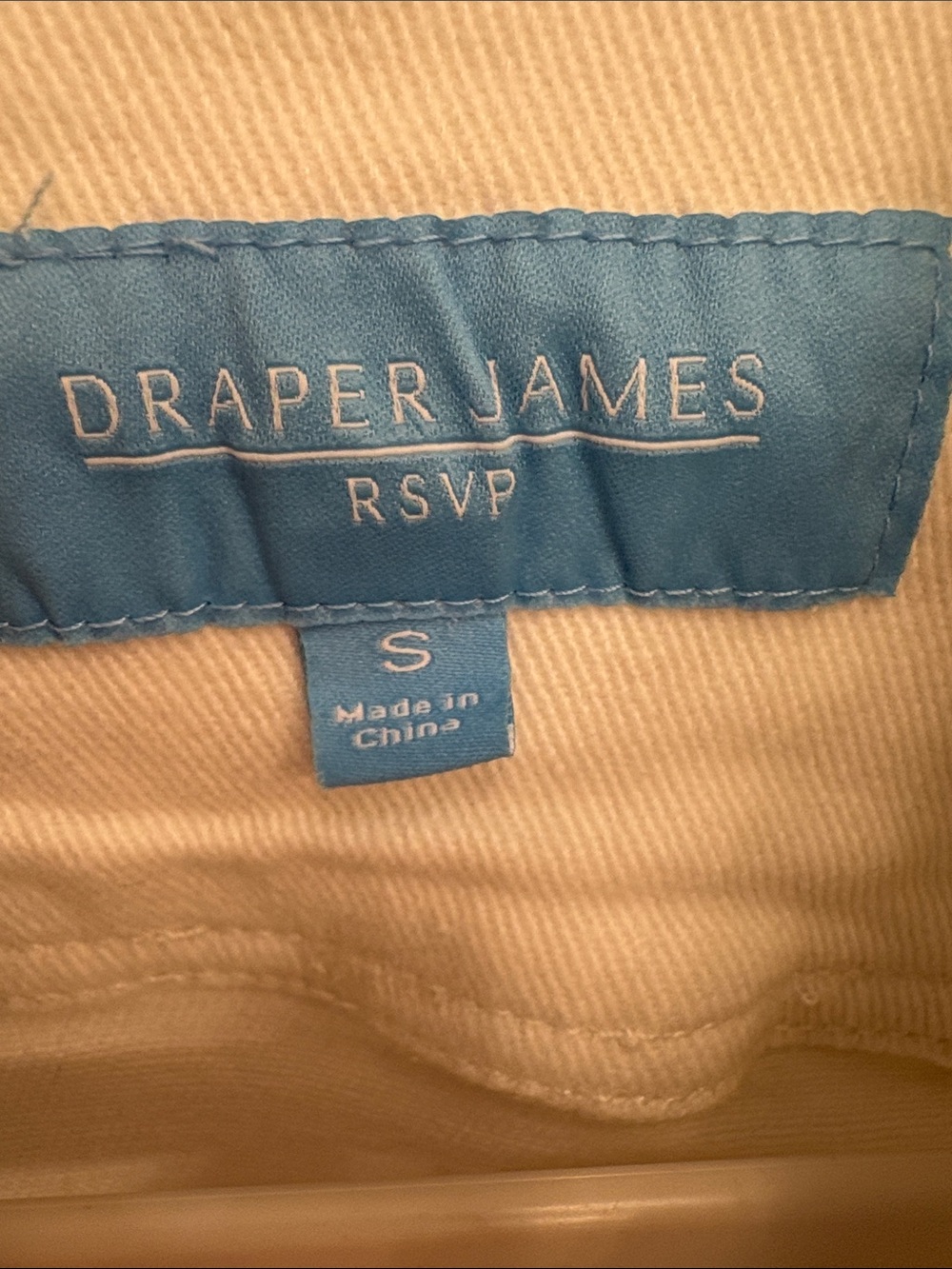 Draper James RSVP white denim Jacket with ruffle neck line - Picture 4 of 11